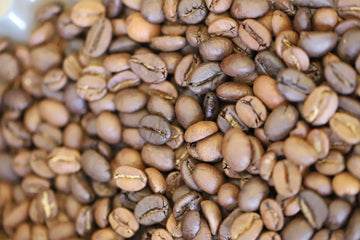 Cómo moler el café en grano y elegir la molienda adecuada según tu cafetera